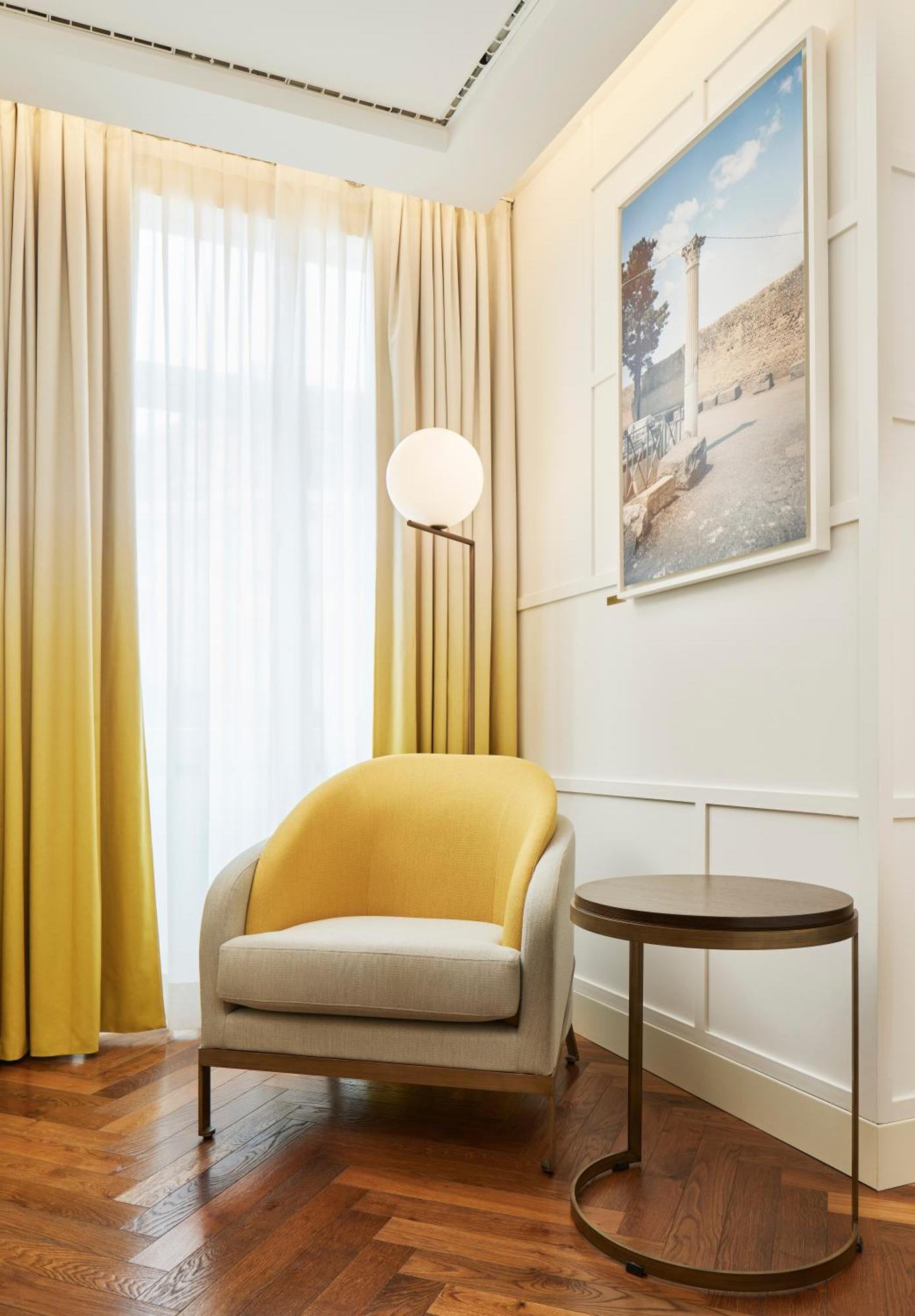 De Bonart Naples, Curio Collection By Hilton Hotel Eksteriør billede