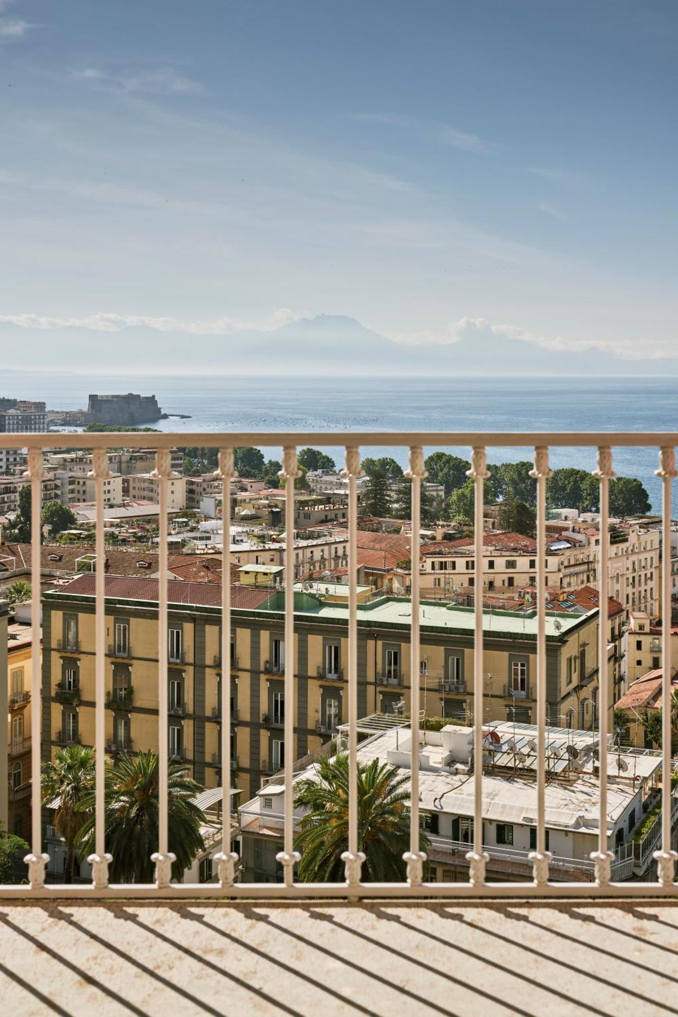 De Bonart Naples, Curio Collection By Hilton Hotel Eksteriør billede