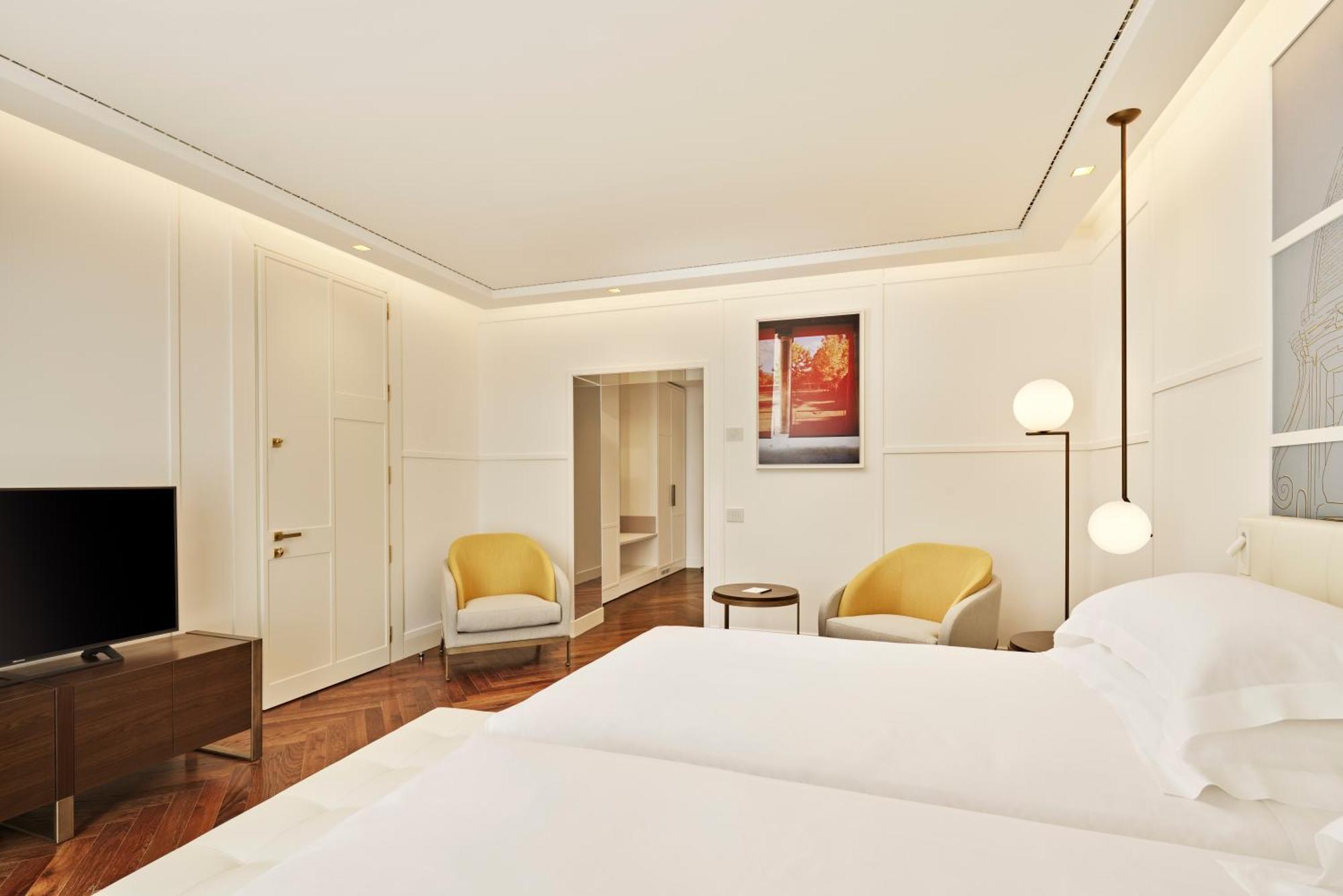 De Bonart Naples, Curio Collection By Hilton Hotel Eksteriør billede